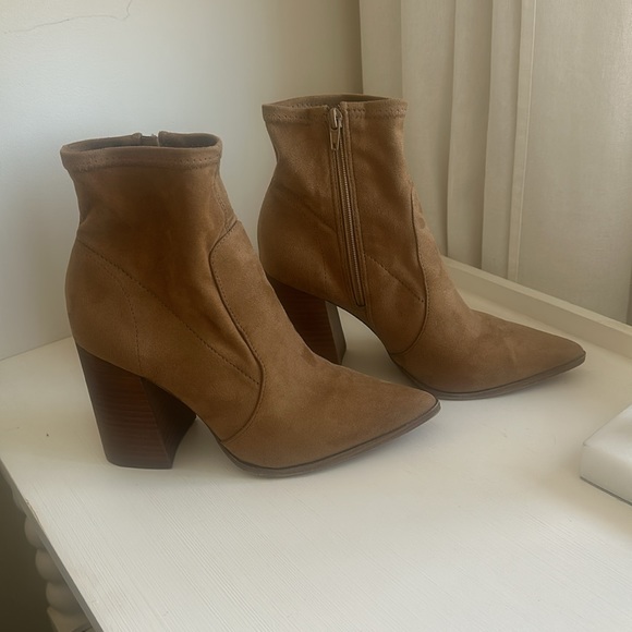 Steve Madden Touchdown Booties 8.5 - Picture 6 of 9